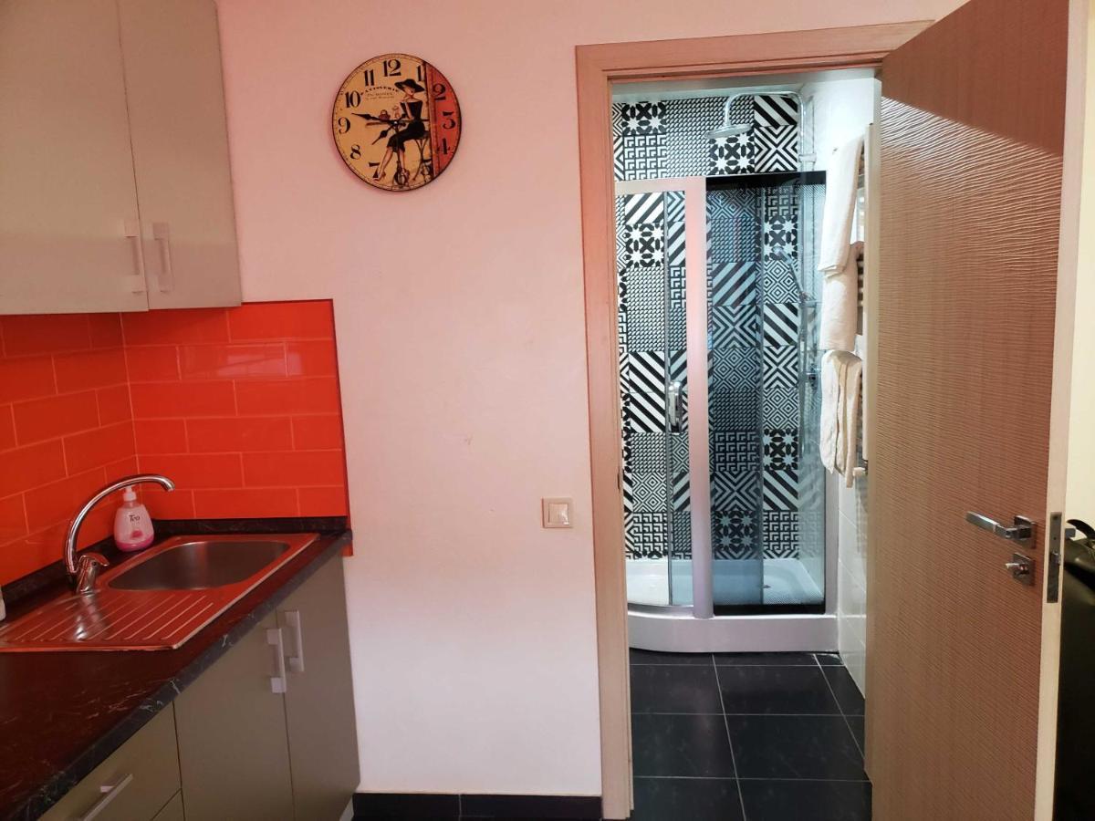 Unique 1 Bd Apt Dt W/Free Parking And Wi-Fi Leilighet Chisinau Eksteriør bilde